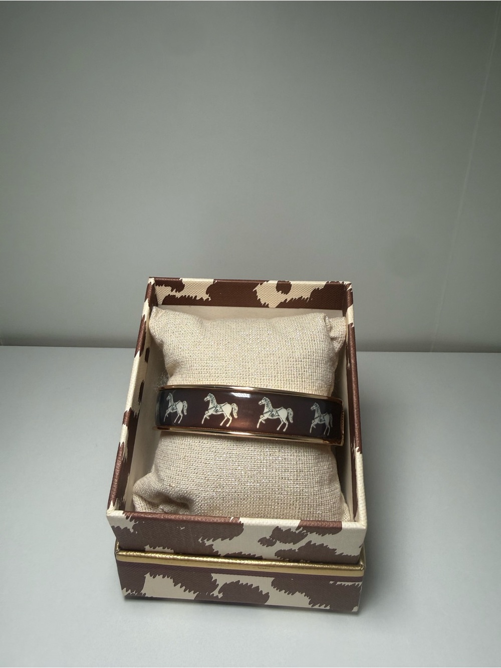 Brown Equestrian Motif Enamel Bangle